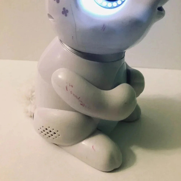 Spin Master Zoomer Hungry Bunnies Shreddy  White Interactive Bunny Rabbit - Picture 6 of 15